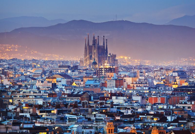 una veu col·lectiva per a tots els implicats en el sector del lloguer turístic de curta estada a Barcelona i Catalunya.